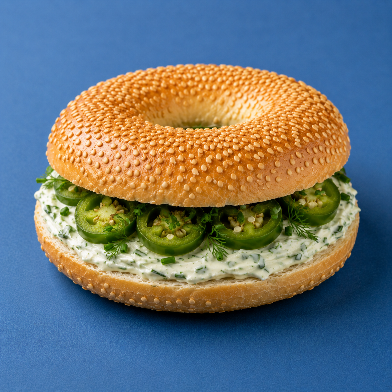 Belegte Bagels, Frischkäse mit Kräutern und Jalapeños