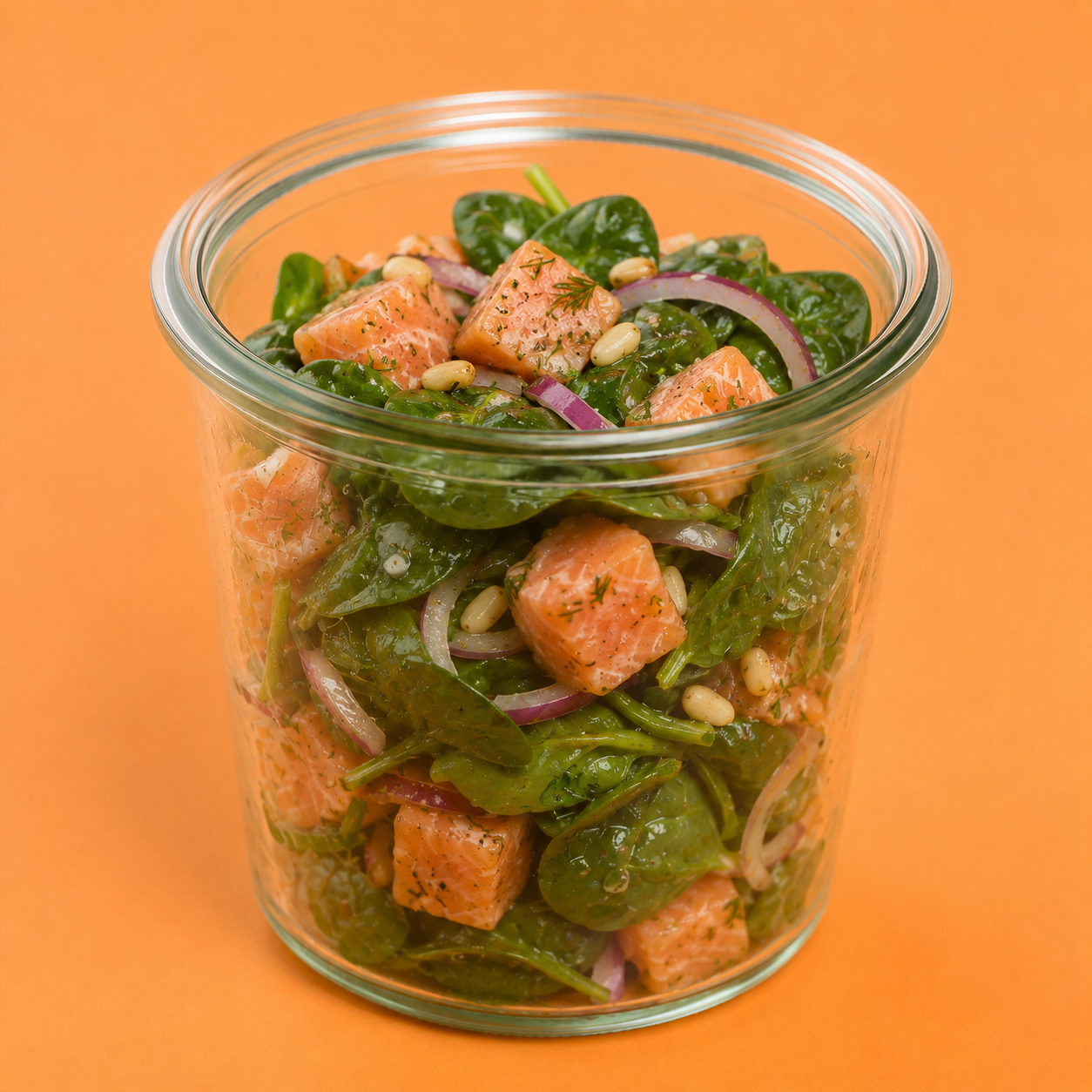 Fingerfood im Schraubglas, Spinatsalat mit Lachswürfel